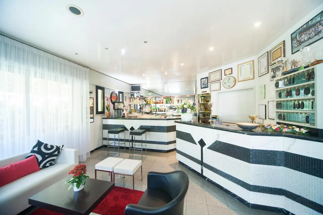 Hotel Betty Personal Style And Beach Village Ρίμινι