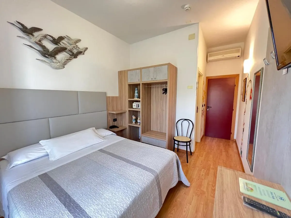 Hotel Betty Personal Style And Beach Village Ρίμινι