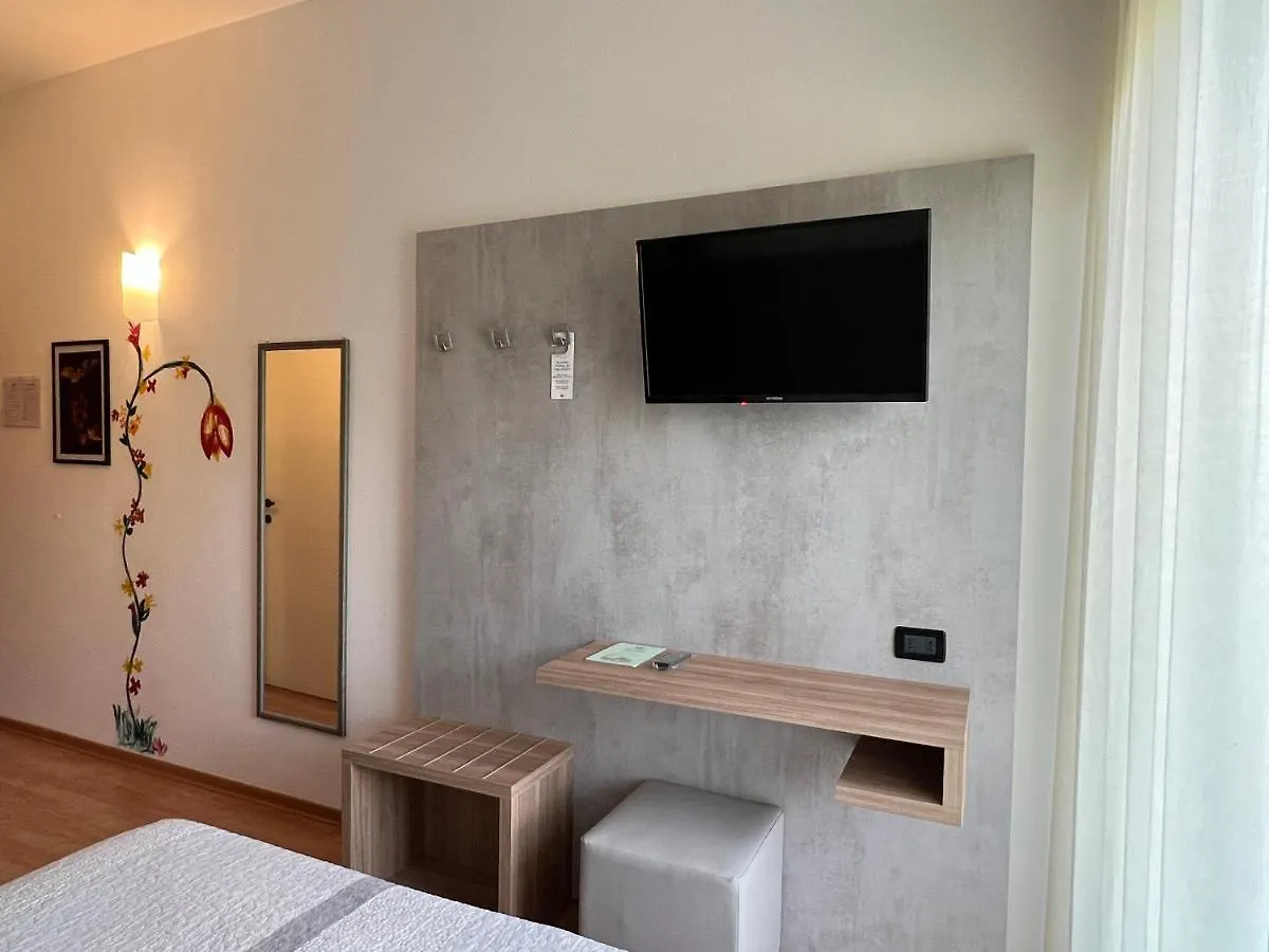 Hotel Betty Personal Style And Beach Village Ρίμινι 3*,